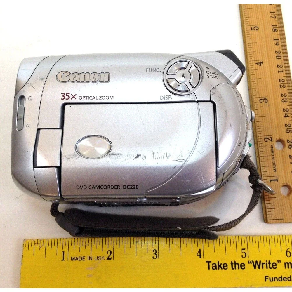 Canon DC220 Mini DVD Camcorder 35X Optical Zoom For Parts or Repair
